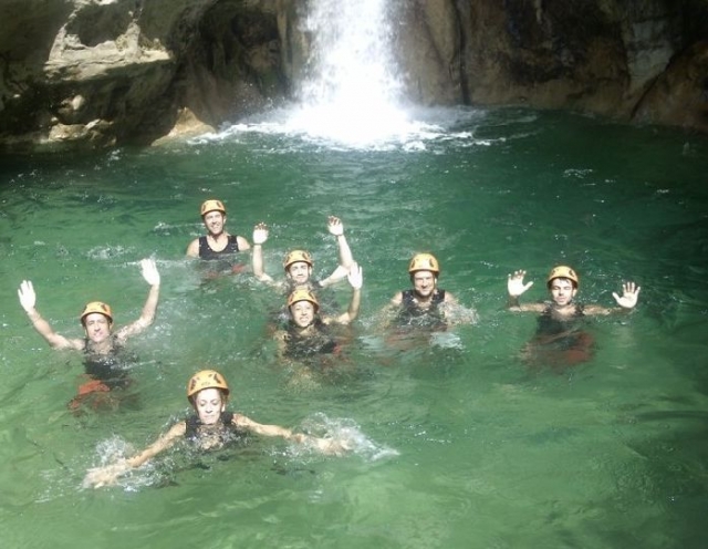  Ruzand canyon waterfall 